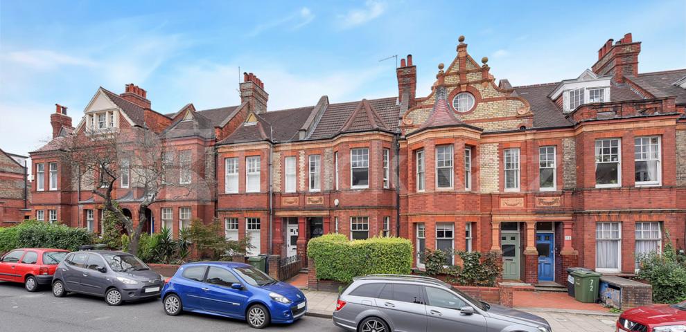 			LET , 4 Bedroom, 1 bath, 1 reception House			 Barcombe Avenue, Streatham Hill